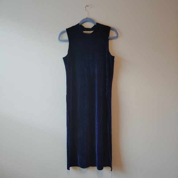 Dresses & Skirts - Moon Rise Velvet Sleeveless Dress